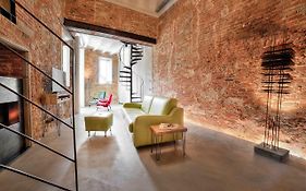 Stone Walls Deluxe